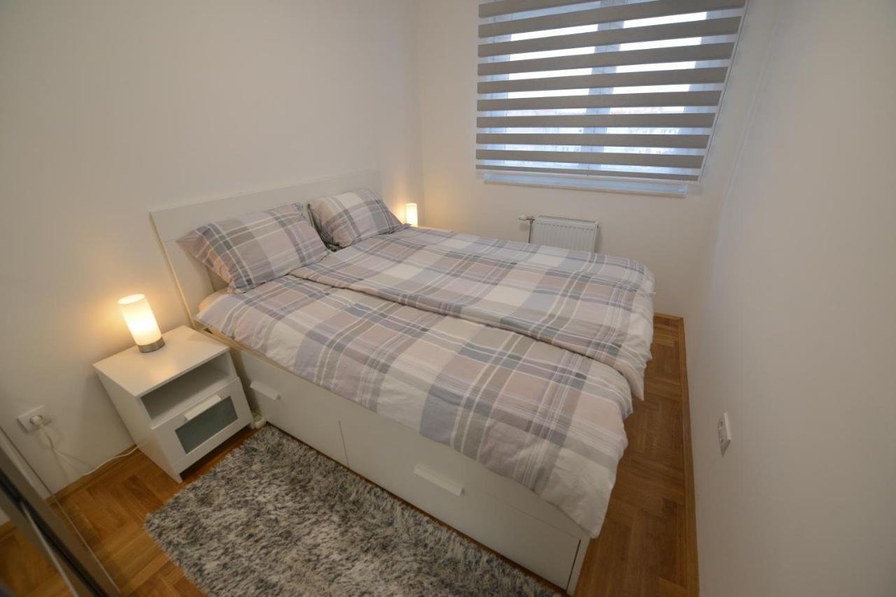 Apartment 54 City Center - Free Private Garage Novi Sad Exterior foto