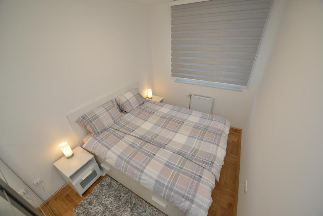 Apartment 54 City Center - Free Private Garage Novi Sad Exterior foto