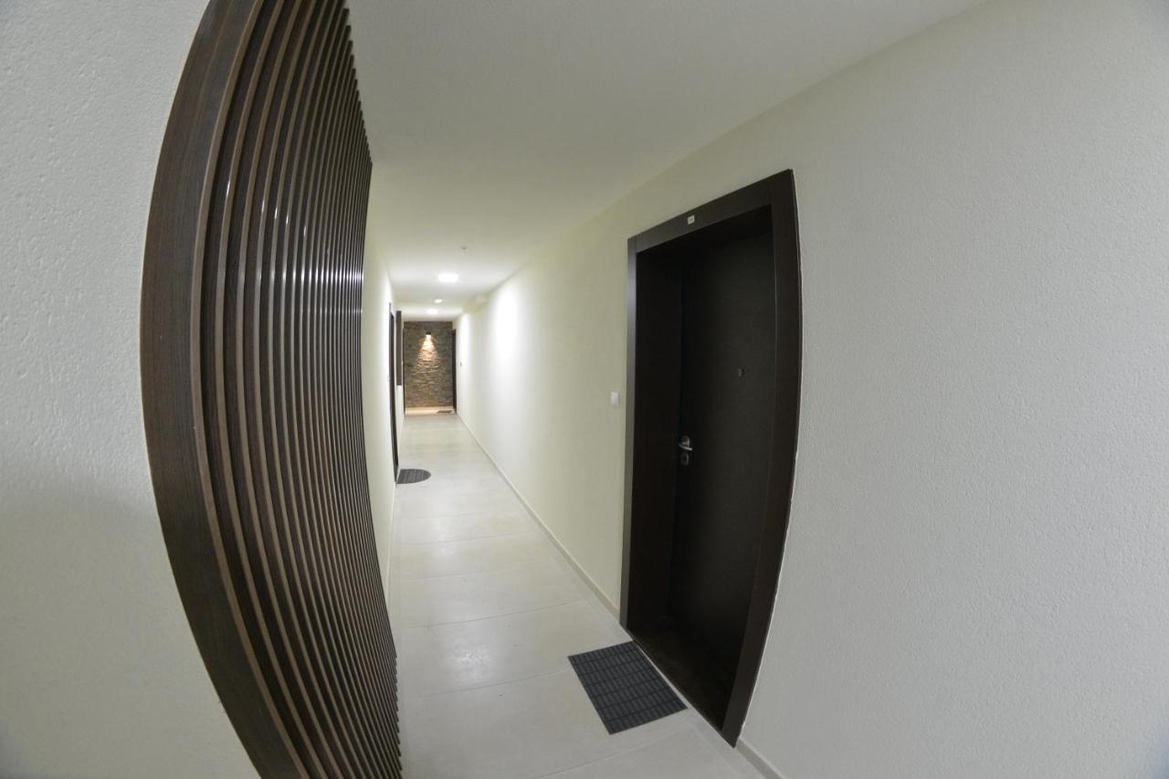 Apartment 54 City Center - Free Private Garage Novi Sad Exterior foto