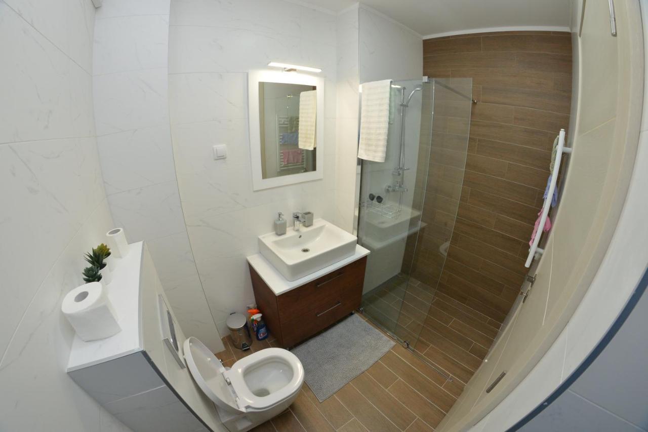 Apartment 54 City Center - Free Private Garage Novi Sad Exterior foto